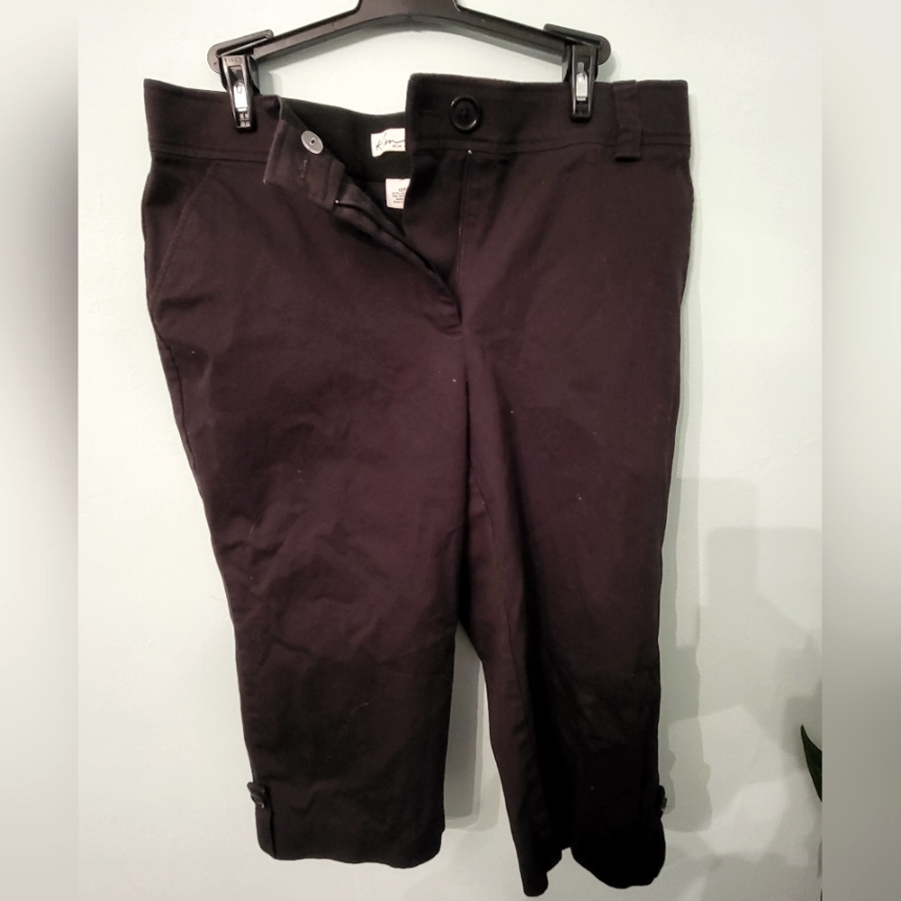 Button Cuff Dress Capris